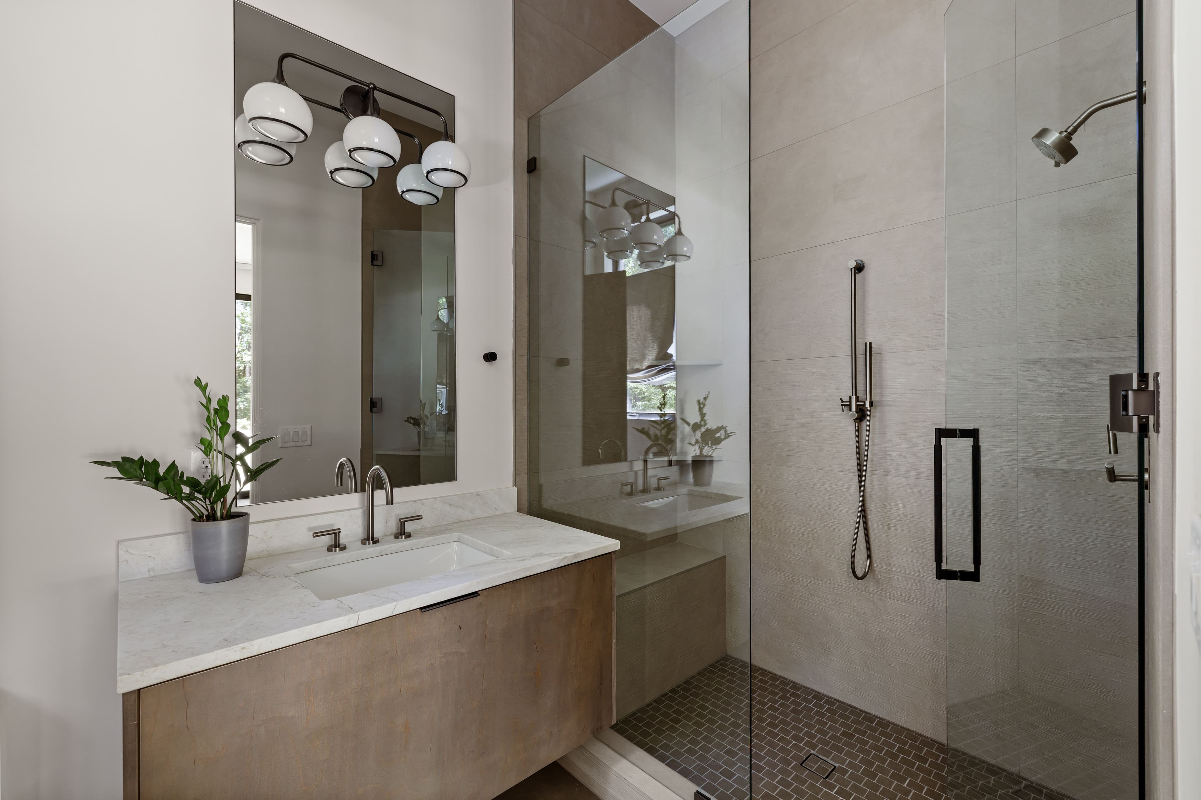 guest-3-bath